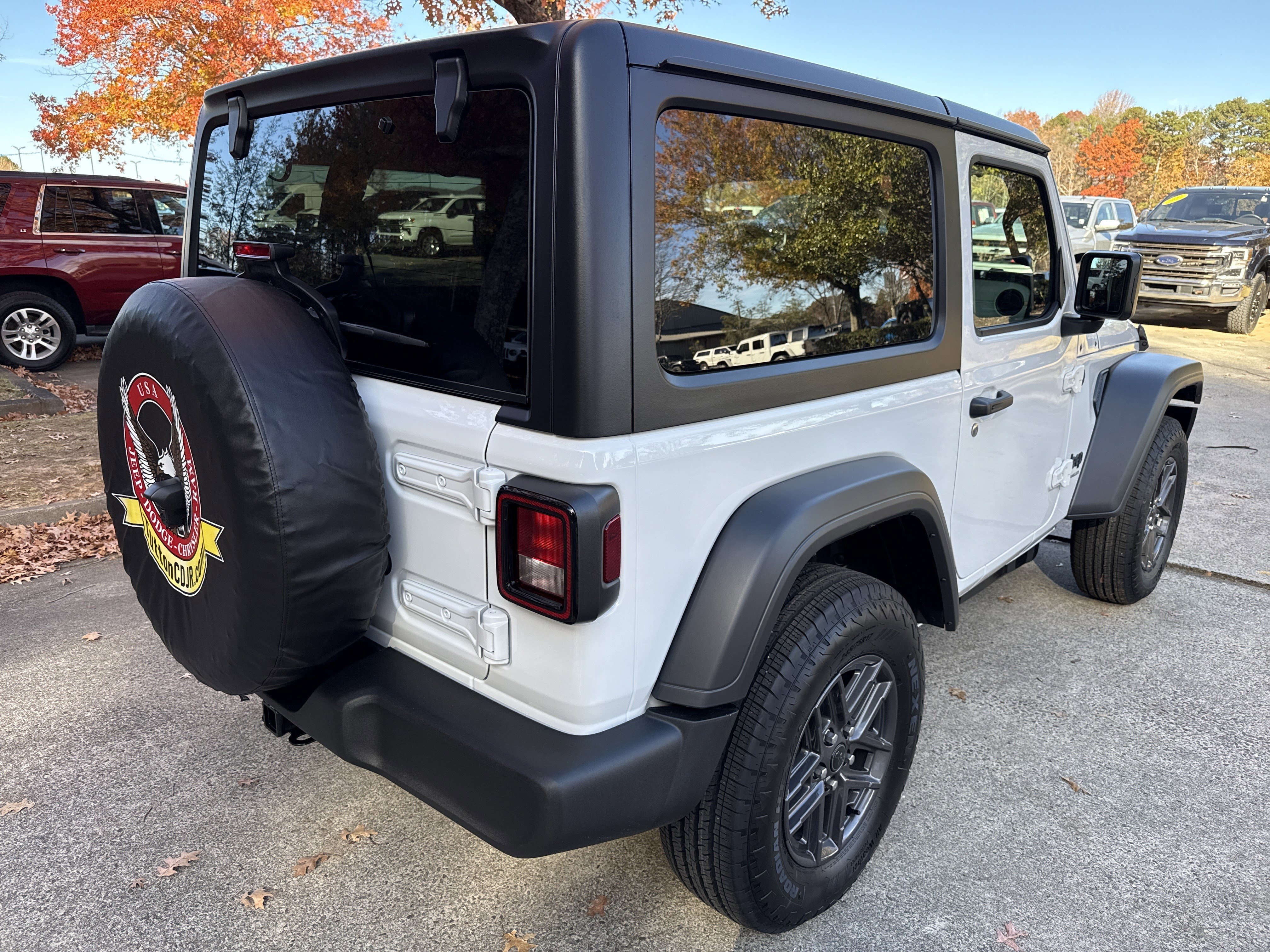 New 2026 Bright White Clear-Coat Exterior Paint Jeep Sport S image 7