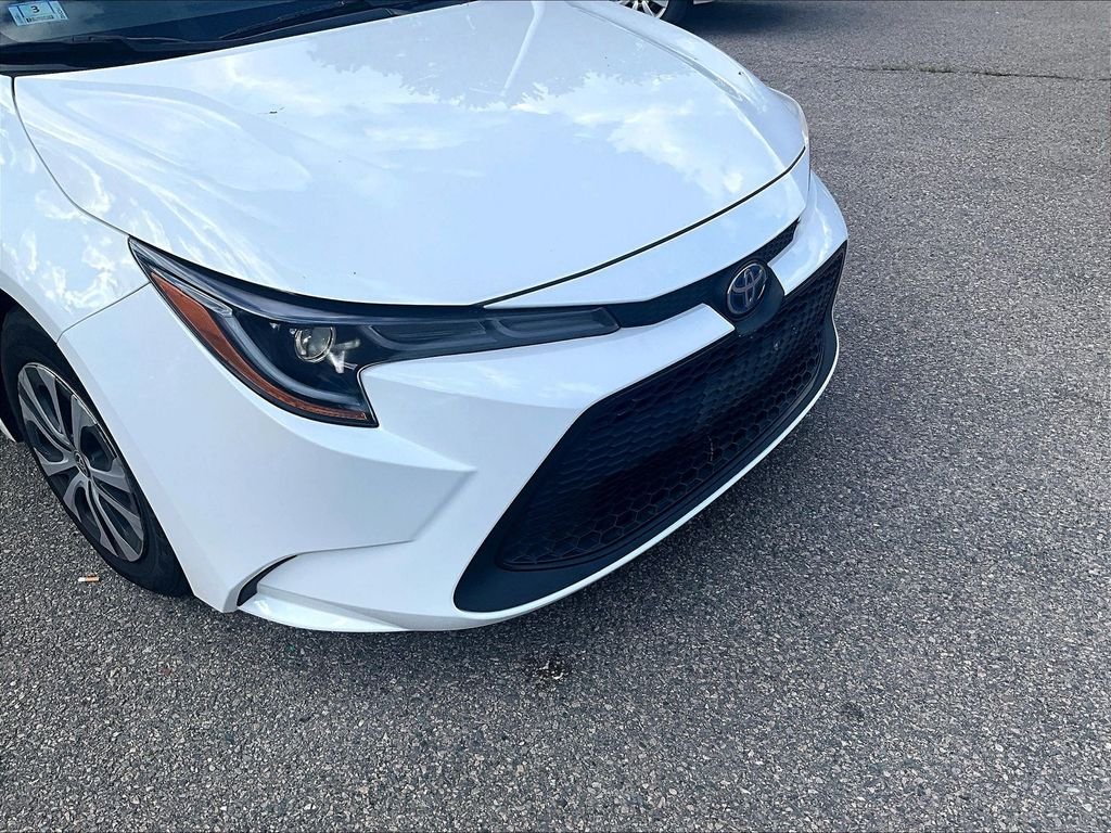 Certified Used 2021 White Toyota LE image 8