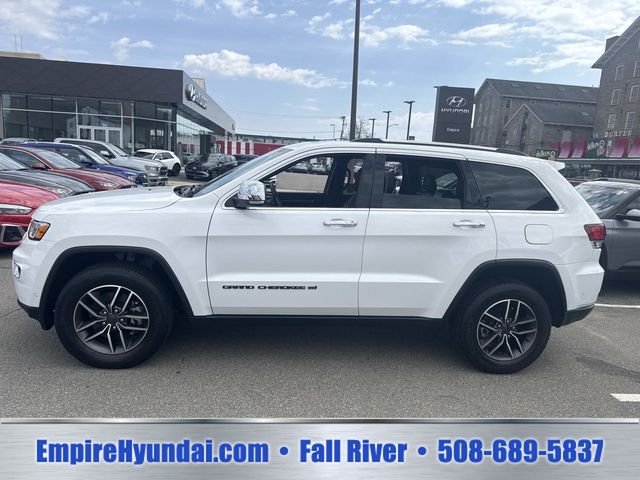 Used 2022 Bright White Clearcoat Jeep Limited image 5