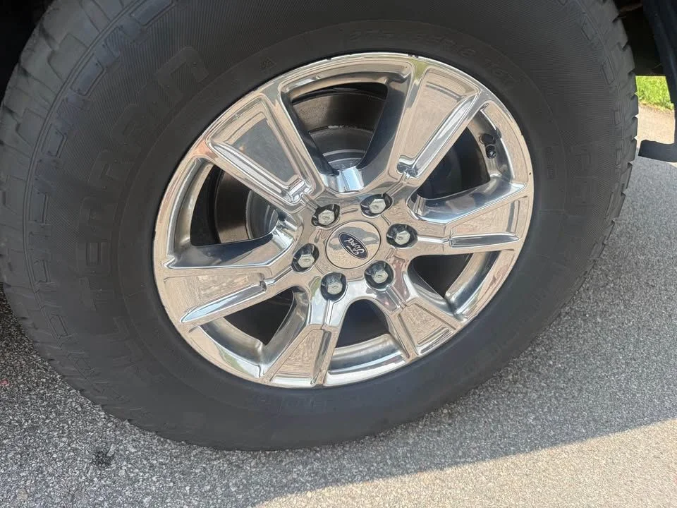Used 2016 Blue Jeans Metallic Ford XLT image 13