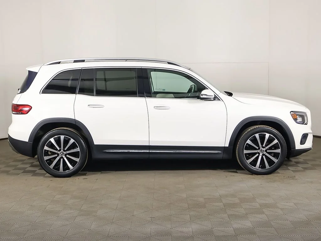 Used 2022 Polar White Mercedes-Benz GLB 250 image 19