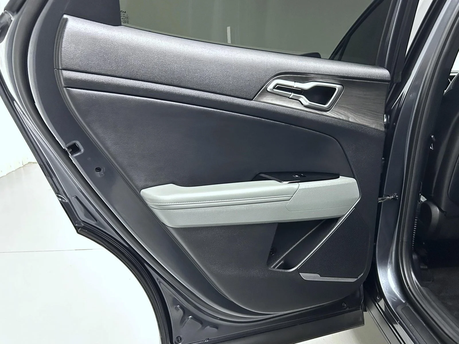 Used 2023 Gray Kia X-Line image 20