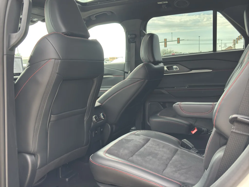 Used 2025 Star White Ford ST image 11