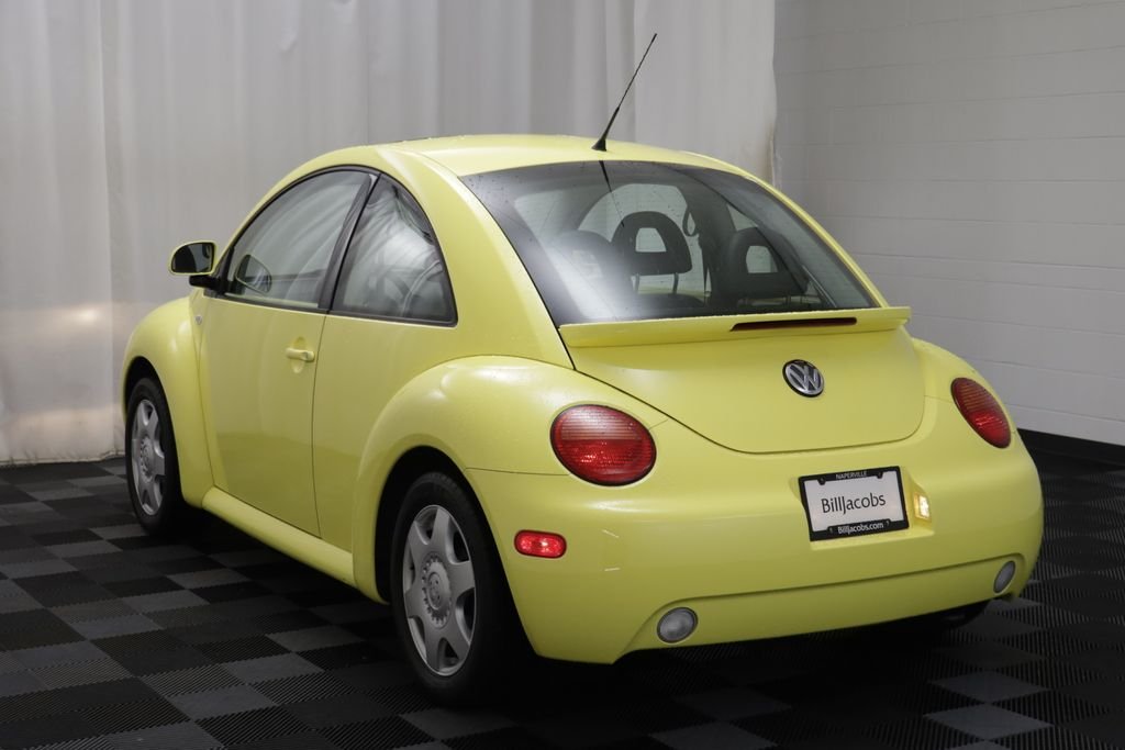 Used 2000 Yellow Volkswagen GLS image 13
