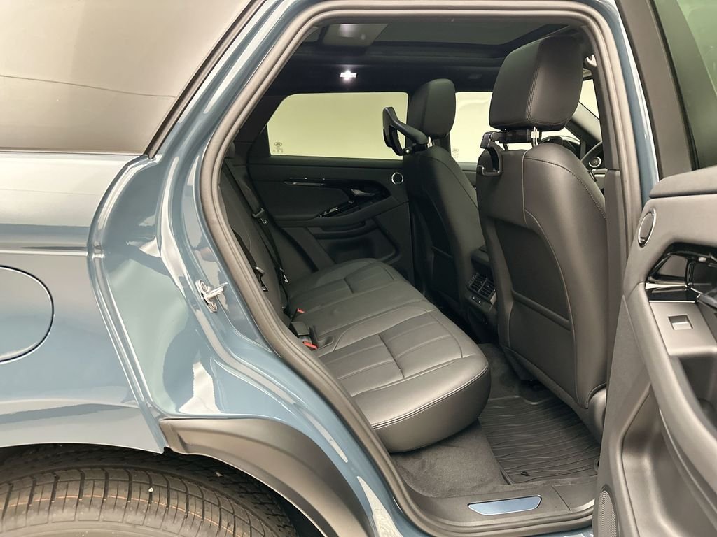 New 2026 Tribeca Blue Metallic Land Rover S image 7