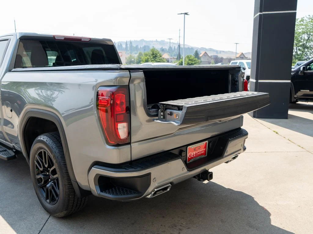 Used 2022 Gray GMC Elevation image 32