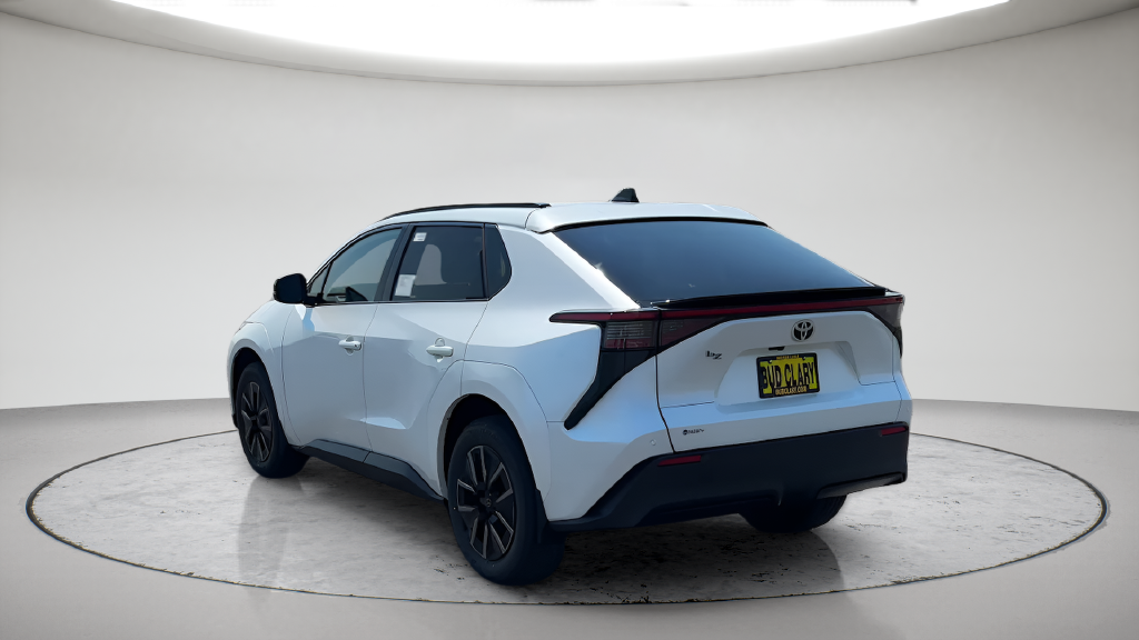 New 2026 Wind Chill Pearl Toyota XLE image 16
