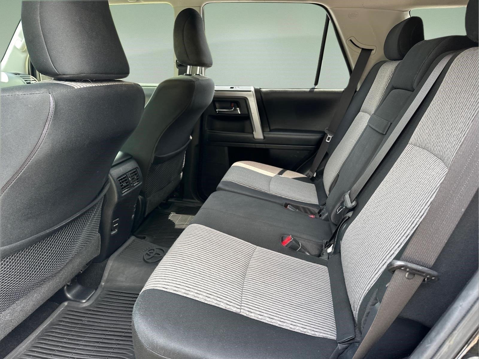 Used 2019 Midnight Black Metallic Toyota SR5 image 16