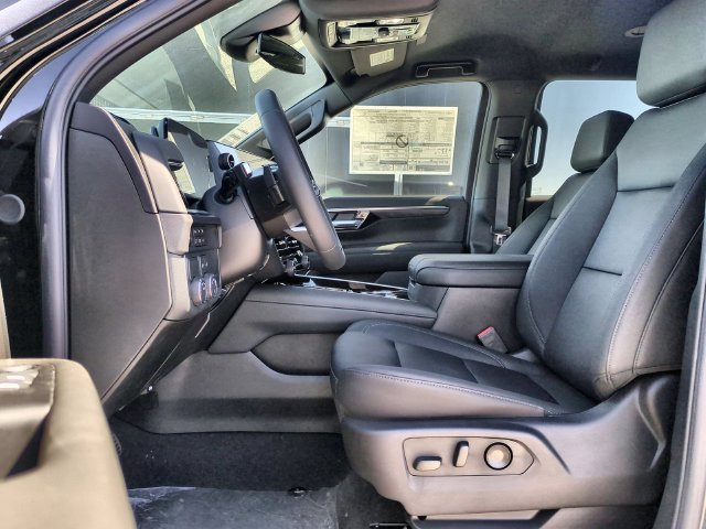 2026 Chevrolet Suburban LT - Photo 19