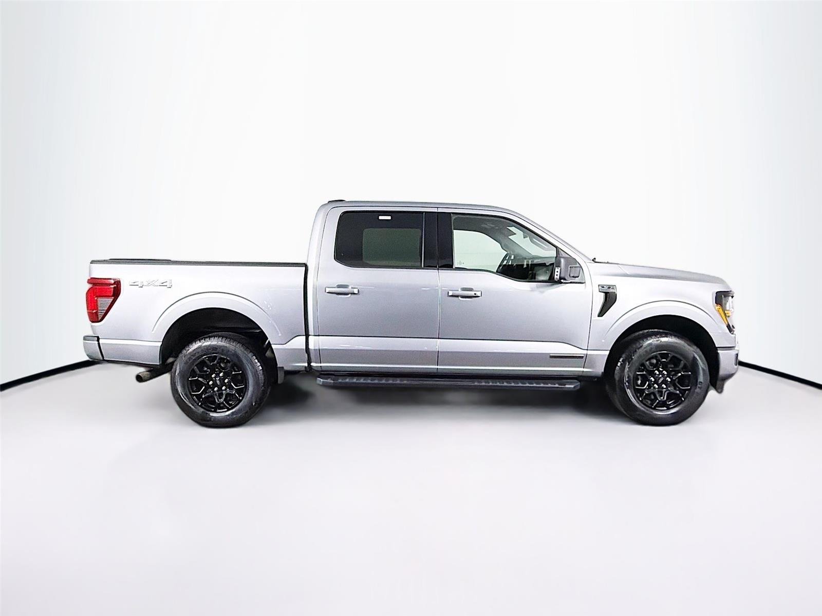 Used 2024 Iconic Silver Ford XLT image 8