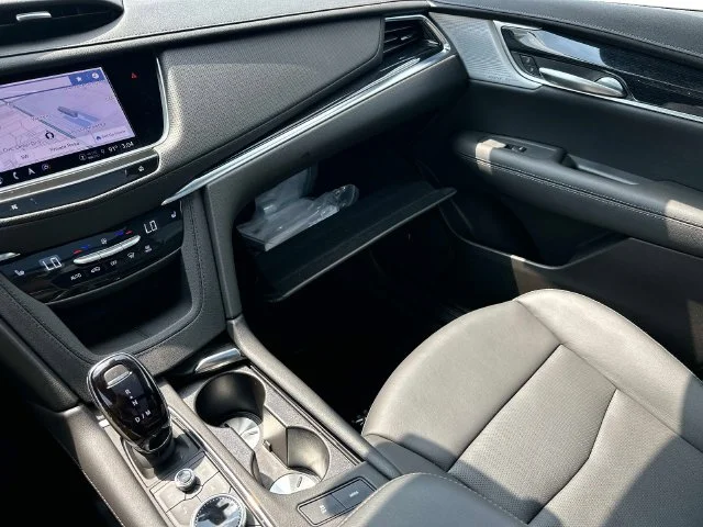 Used 2025 Silver Cadillac Premium Luxury image 36