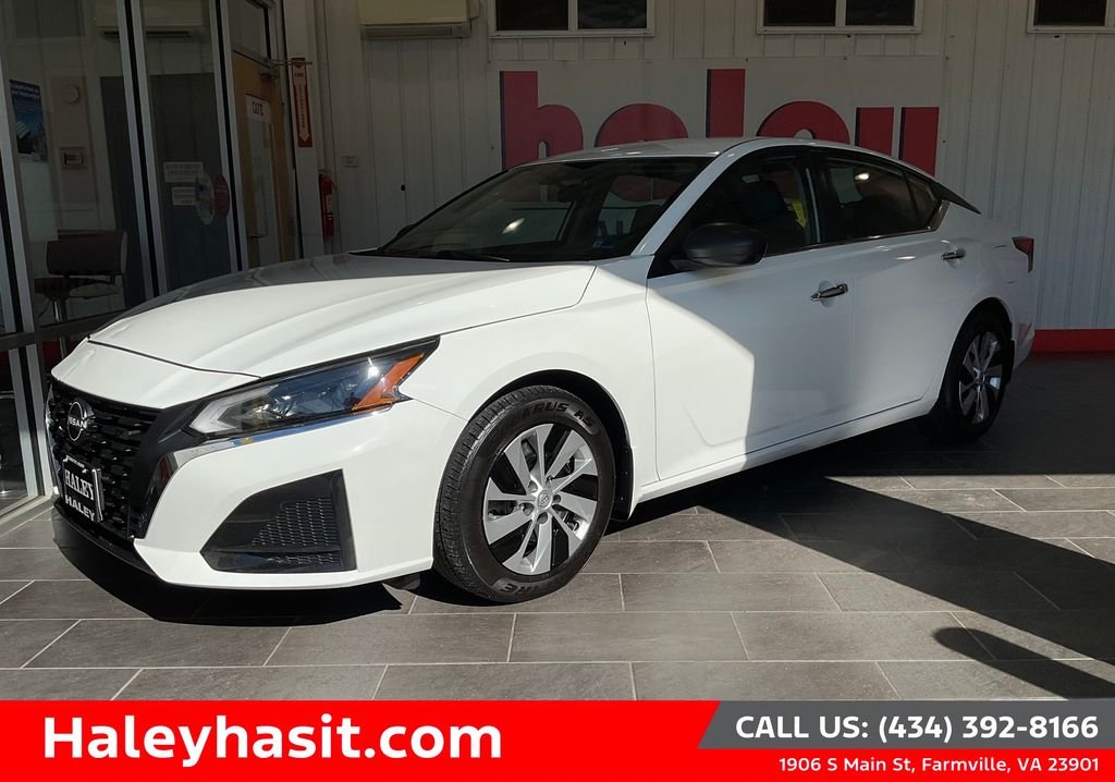 Used 2024 White Nissan 2.5 S image 1