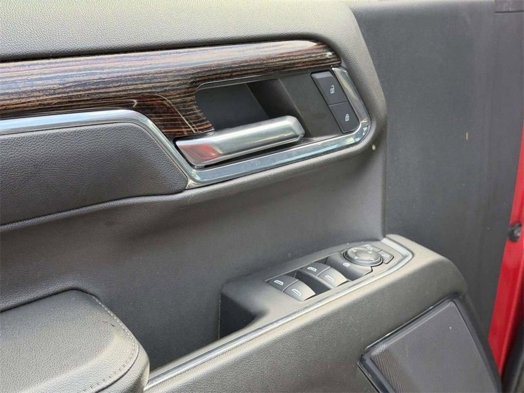 Used 2024 Red GMC Elevation image 17