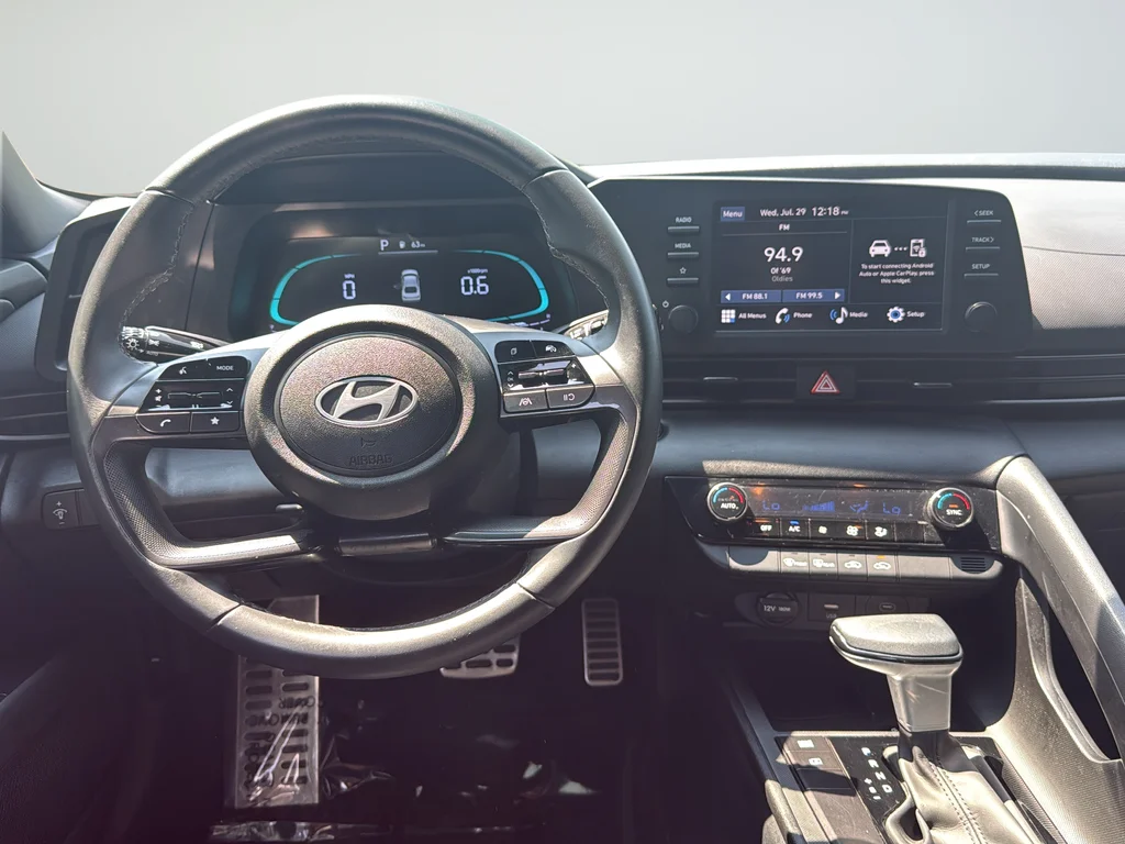 Certified Used 2025 White Hyundai SEL Sport image 9