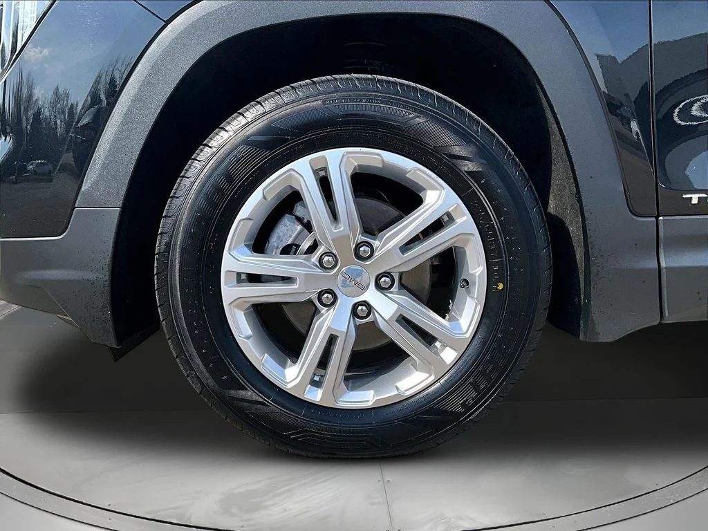 Certified Used 2022 Black GMC SLE image 33