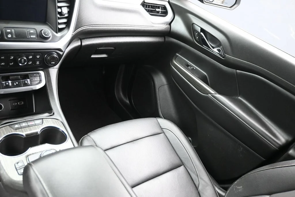 Used 2020 Black GMC SLT image 15