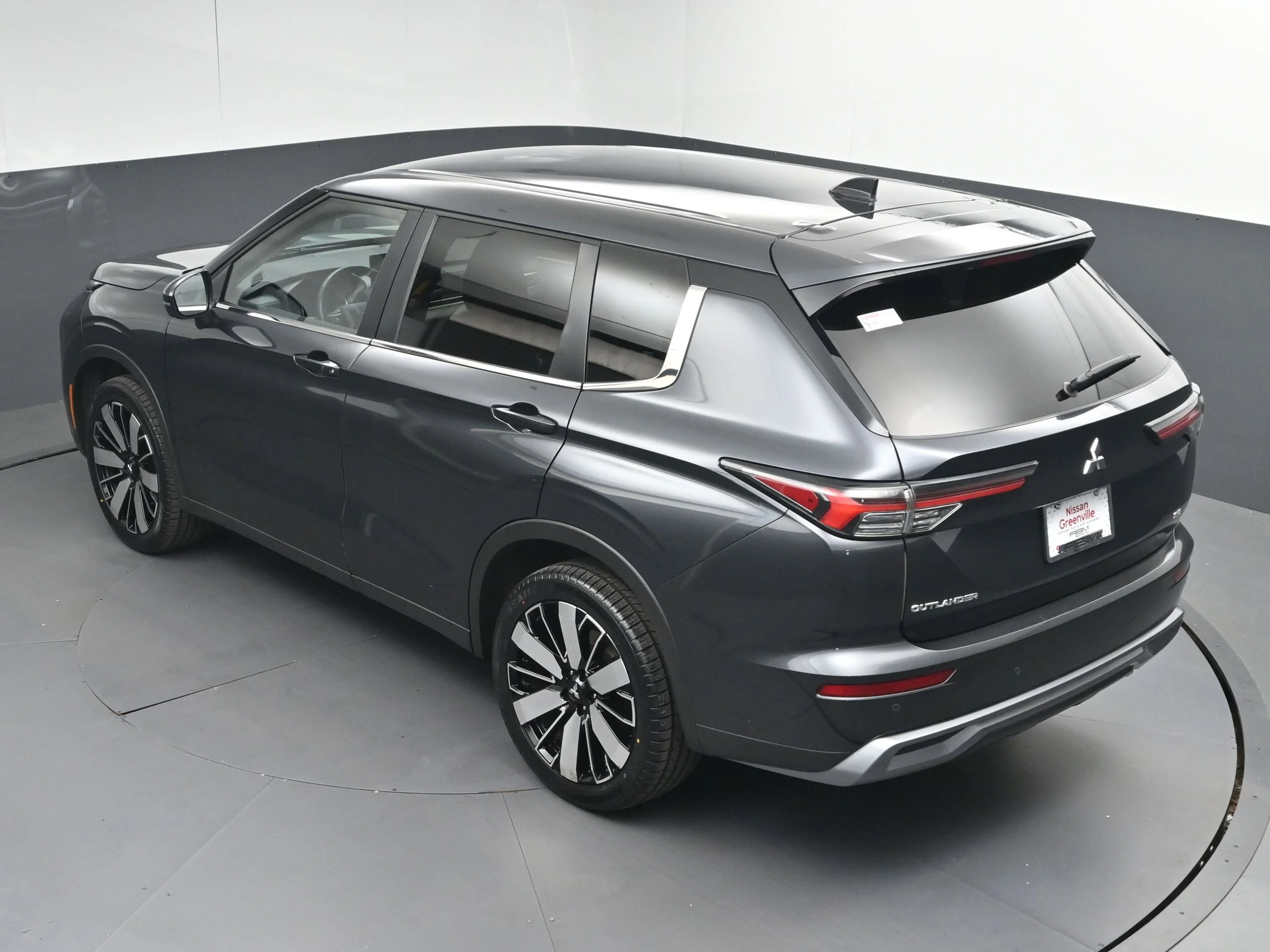 Used 2025  Mitsubishi  image 39