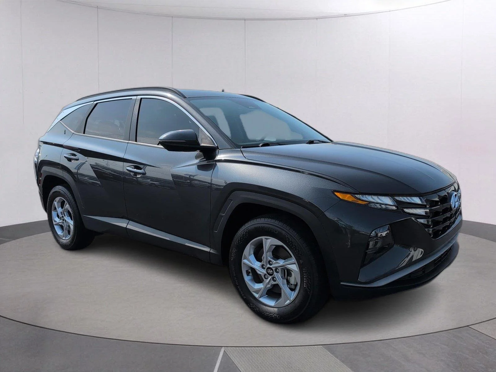 Used 2023 Portofino Gray Hyundai SEL image 7