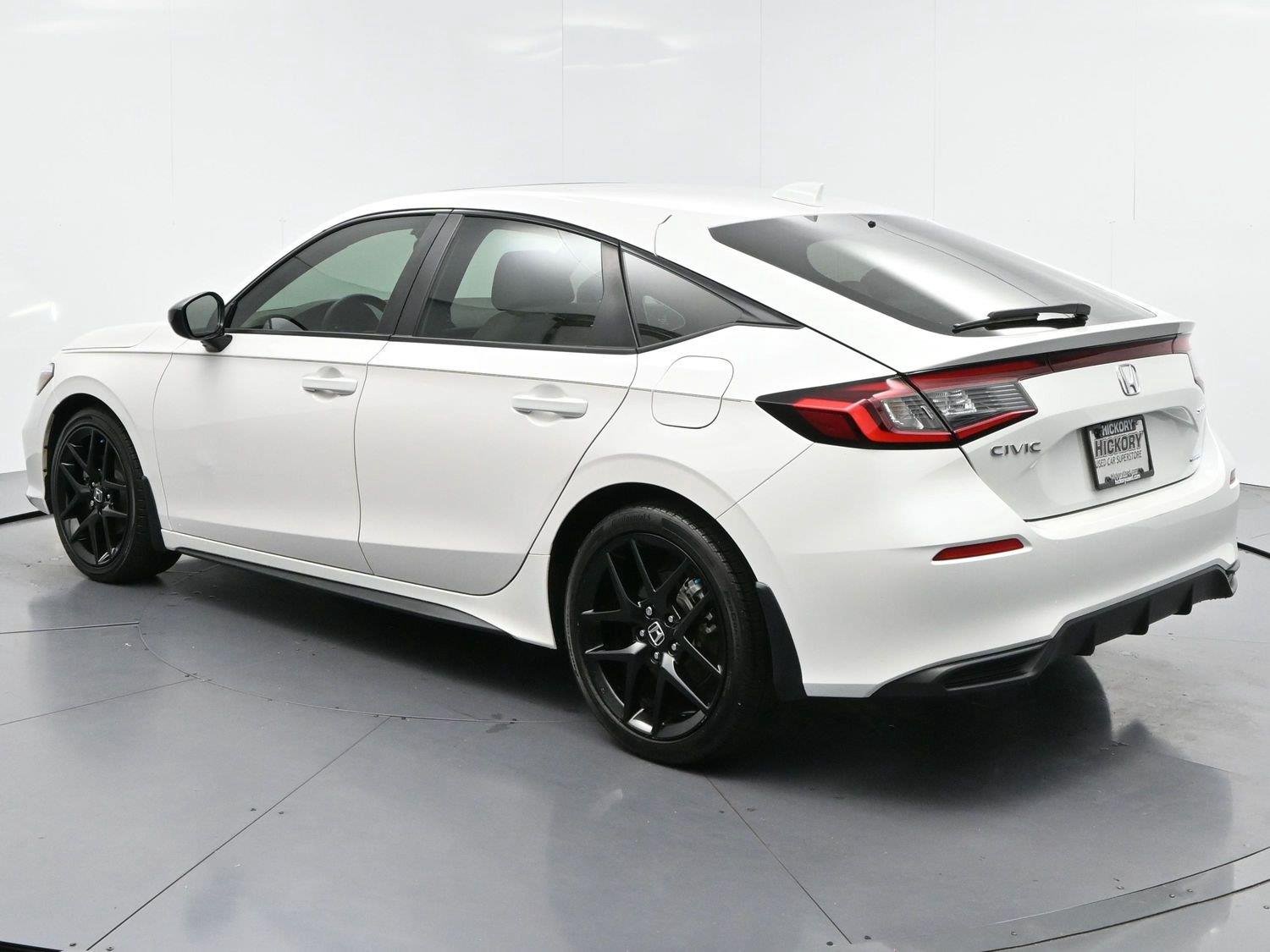 Used 2025 Platinum White Pearl Honda Sport image 5