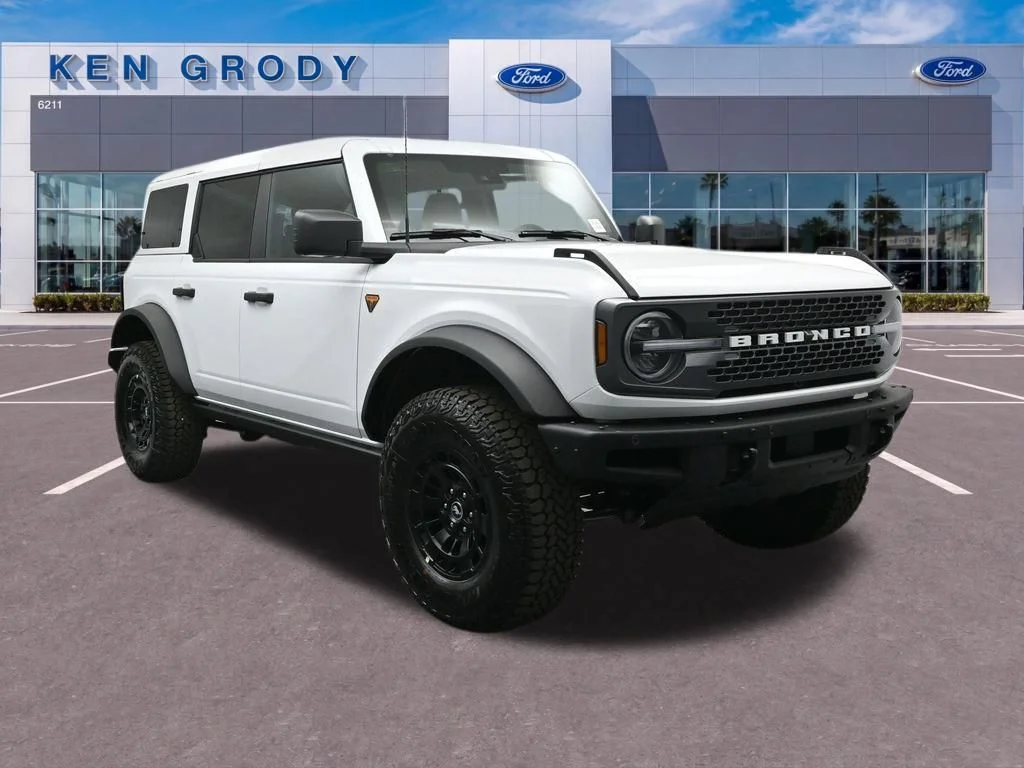 New 2026 Oxford White Ford Badlands image 1