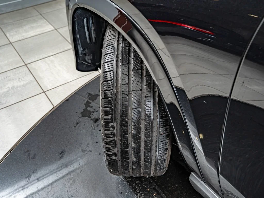 Certified Used 2025 Obsidian Black Mercedes-Benz GLE 580 image 48
