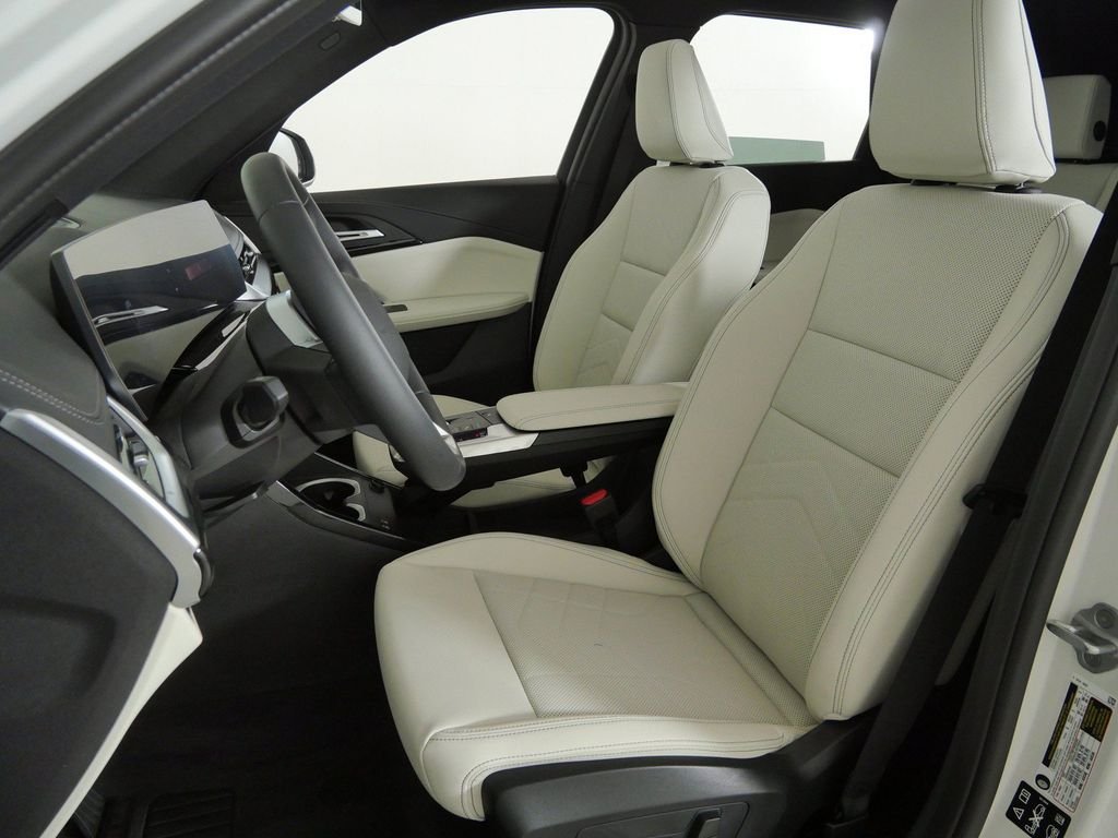 New 2026 Alpine White BMW xDrive28i image 33