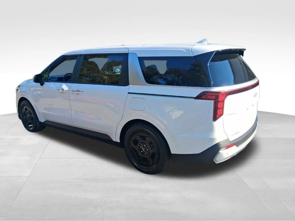 Certified Used 2026 White Kia LXS image 8