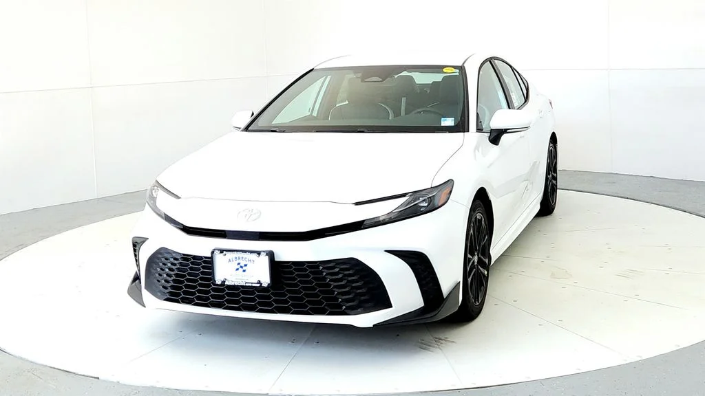 New 2026 Ice Cap Toyota SE image 2