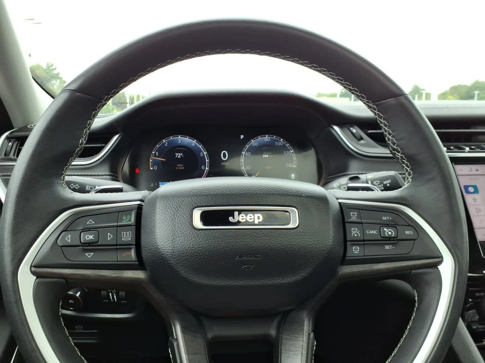 Used 2022 Silver Zynith Jeep Limited image 26