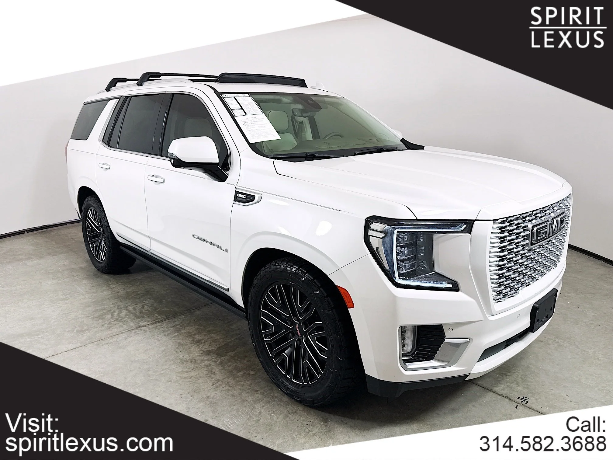 2021 GMC Yukon 4WD Denali's photo