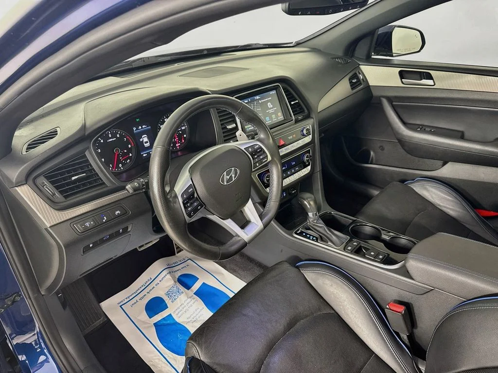 Used 2019 Blue Hyundai Limited image 9