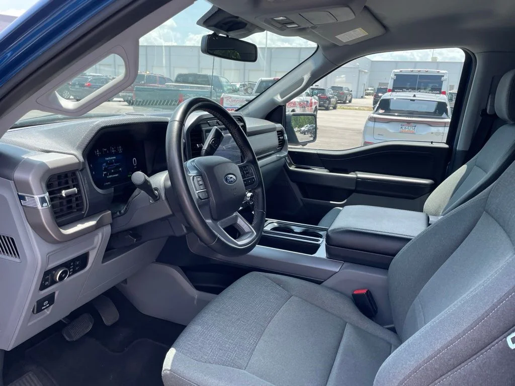 Used 2024 Blue Ford XLT image 5
