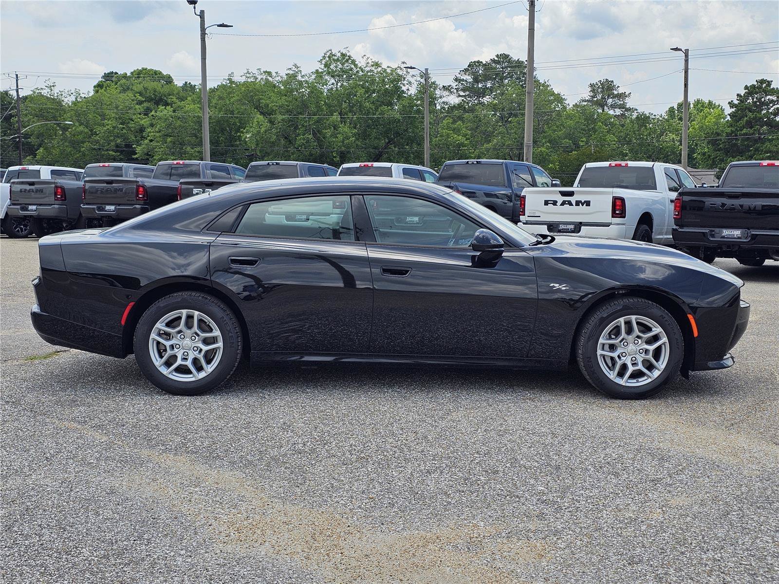 New 2026 Diamond Black Crystal Pearlcoat Dodge R/T image 8