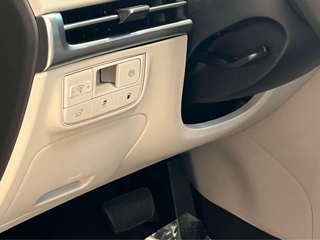 New 2026 Amazon Gray Hyundai SEL image 28