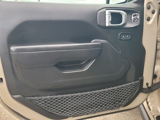 Used 2022 Beige Jeep Mojave image 18
