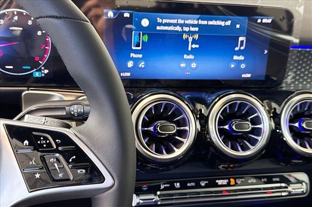 New 2026 Polar White Mercedes-Benz GLB 250 image 45