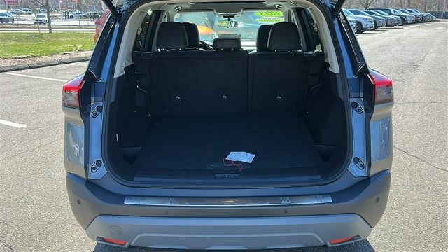 Used 2023 Gray Nissan SV image 26