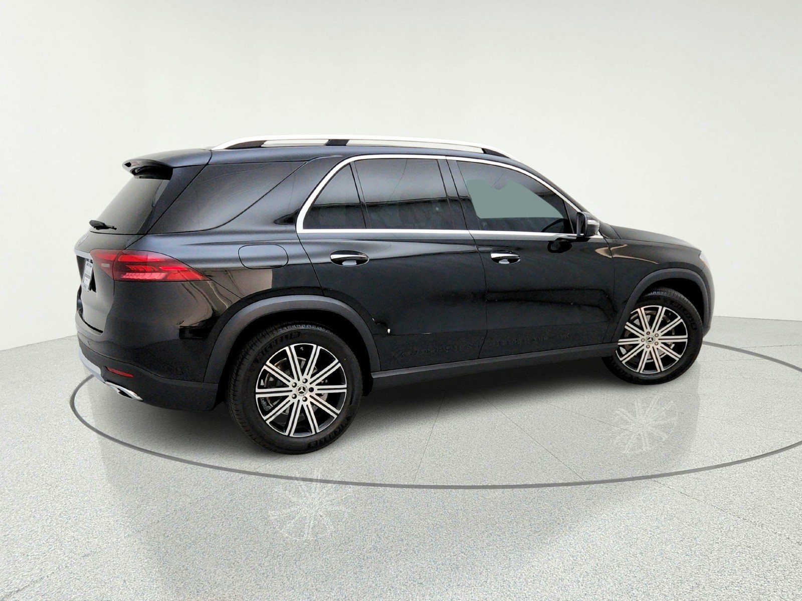 Certified Used 2025 Black Mercedes-Benz GLE 350 image 8