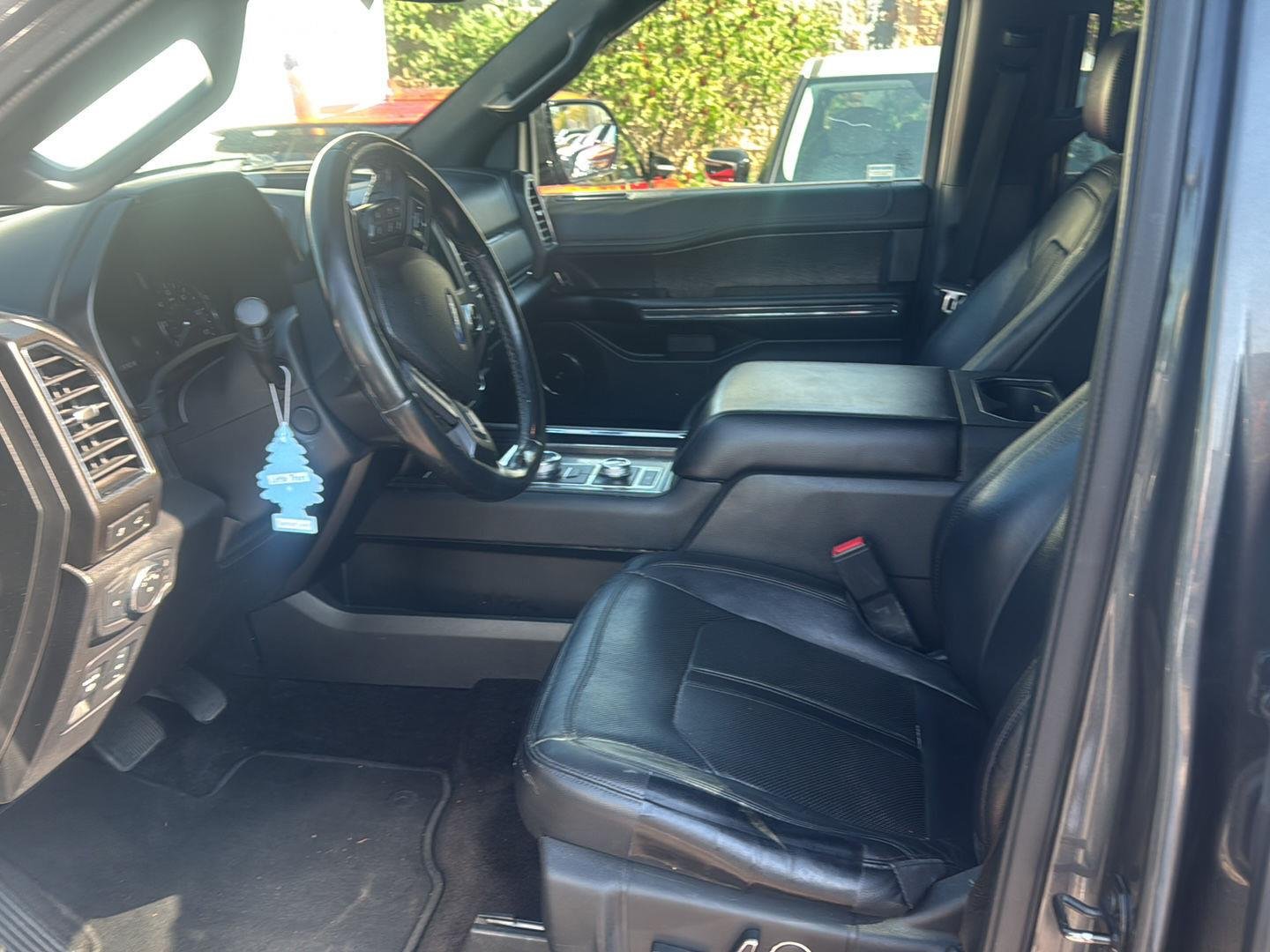Used 2018 Magnetic Ford Limited image 8