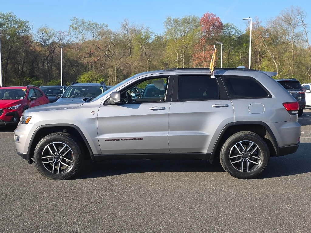 Used 2020 Billet Silver Metallic Clear Coat Jeep Trailhawk image 12
