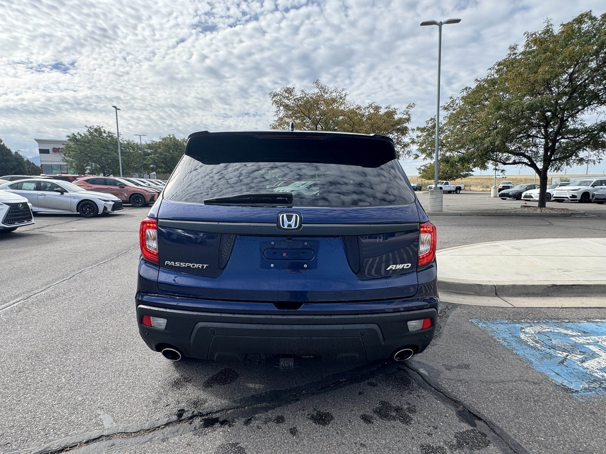 Used 2021 Obsidian Blue Pearl Honda EX-L image 4