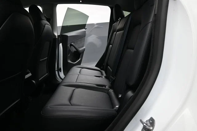 Used 2025  Tesla Long Range image 15