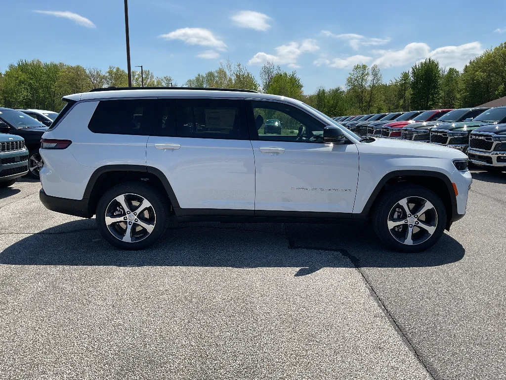 New 2026 Bright White Clearcoat Jeep Limited image 4