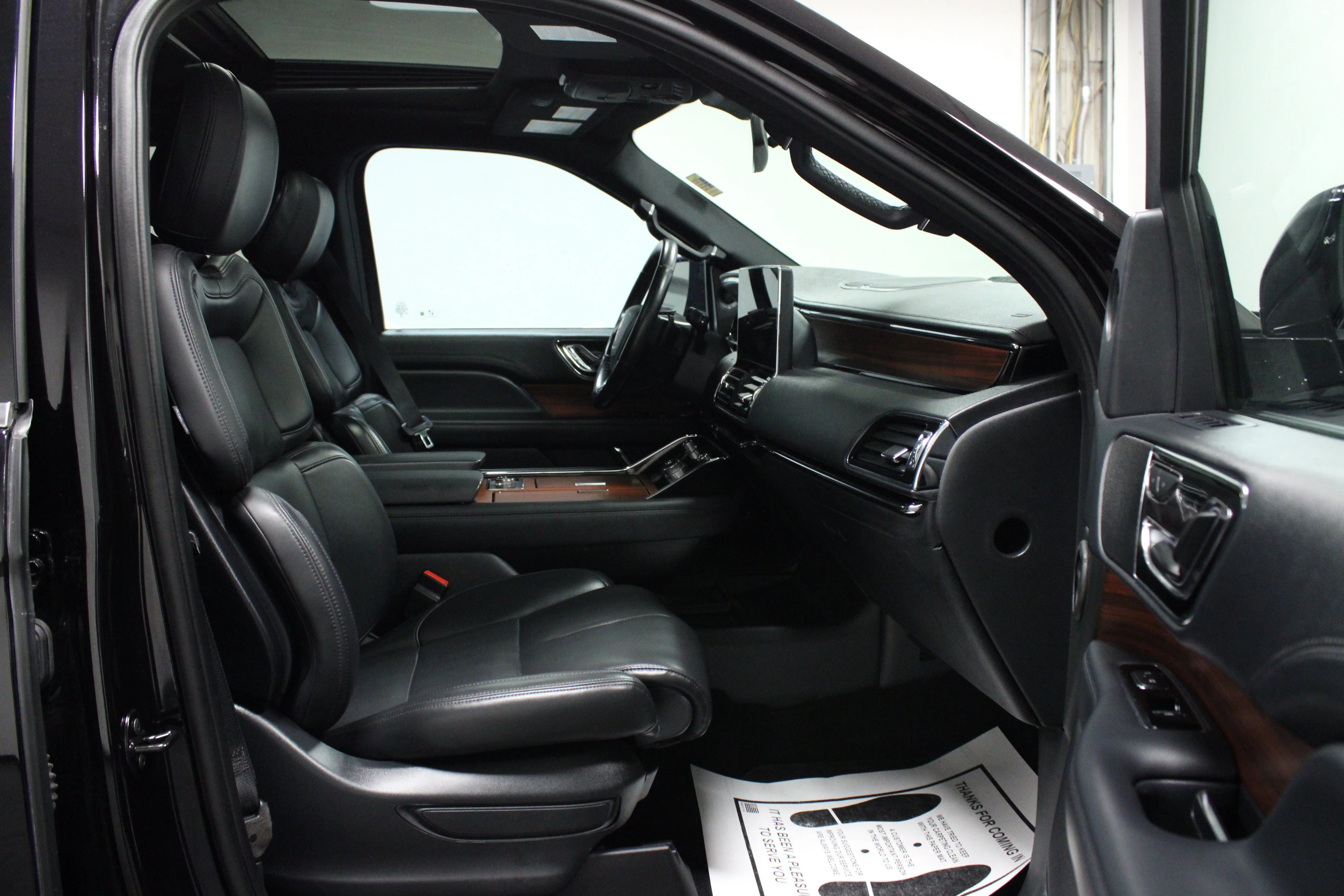 Used 2024 Black Metallic Lincoln Premiere image 17