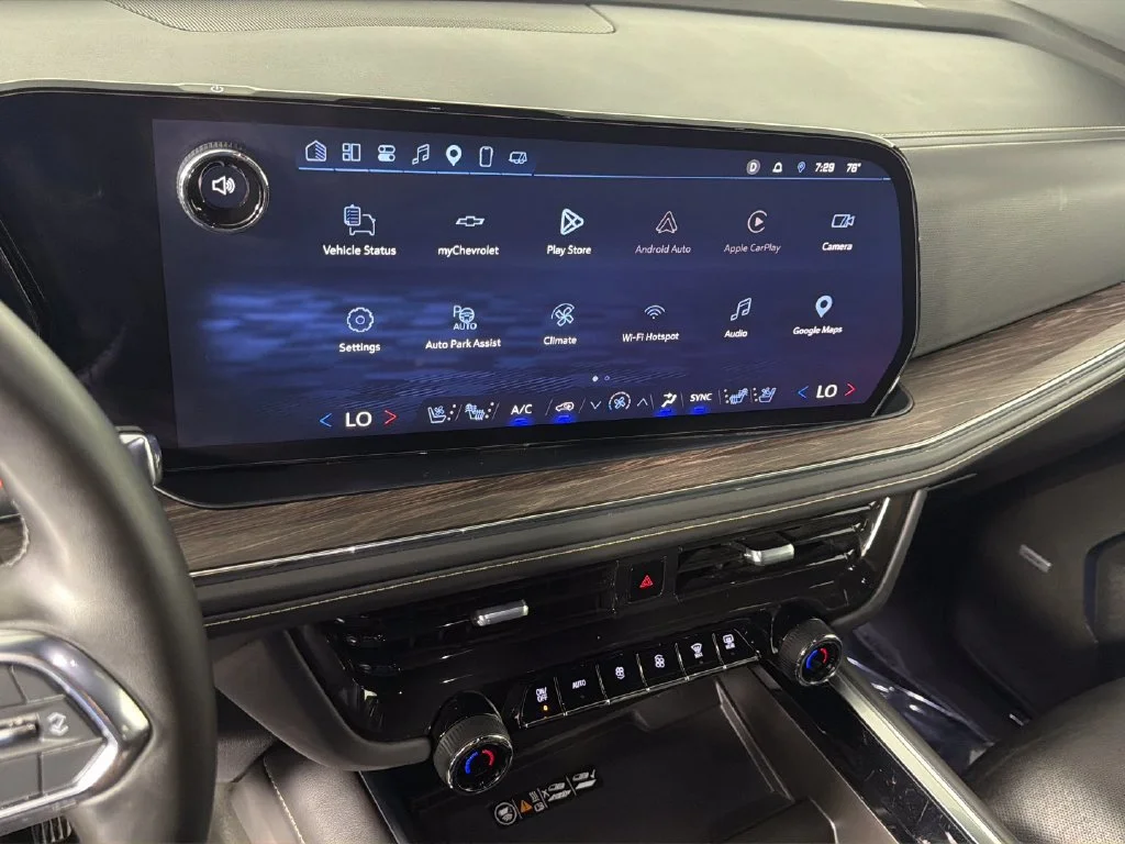 Used 2025 Sterling Gray Metallic Chevrolet Premier image 24
