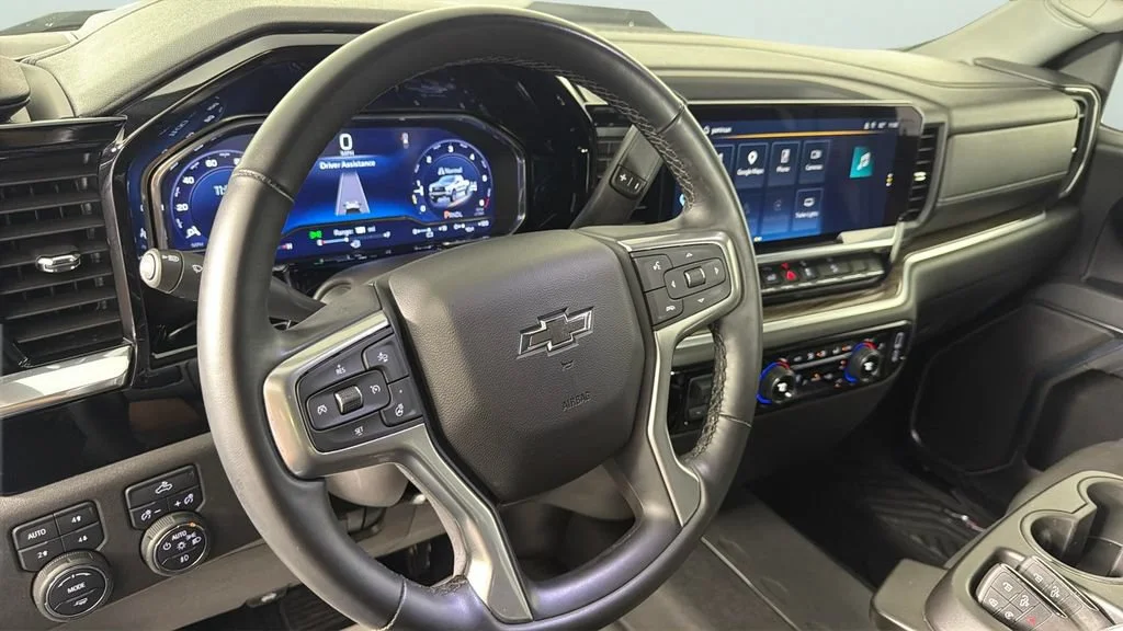 Used 2025 Summit White Chevrolet LT Trail Boss image 22