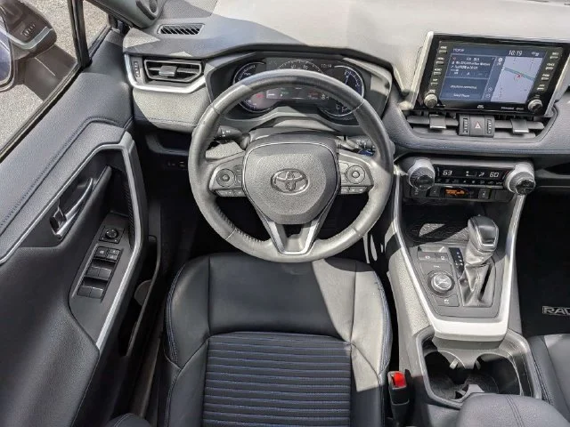 Used 2021 Blue Print/midn Toyota Hybrid XSE image 17