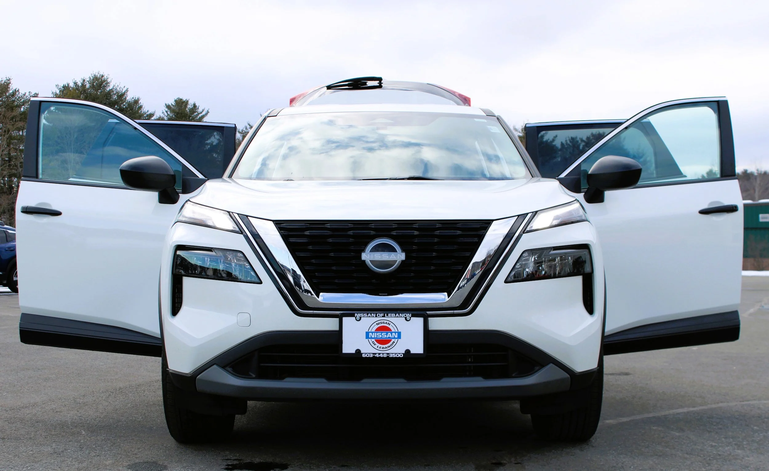 Used 2023 Glacier White Nissan S image 11