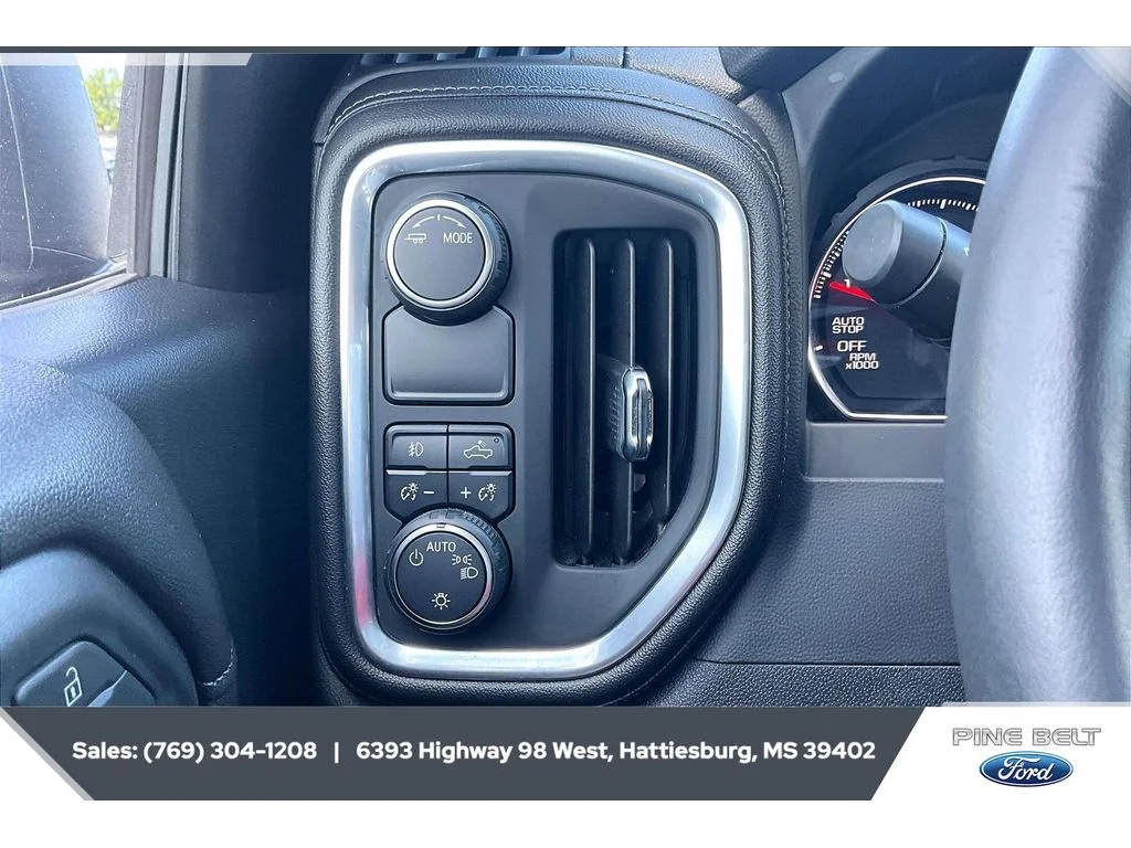Used 2021 BLACK Chevrolet RST image 22