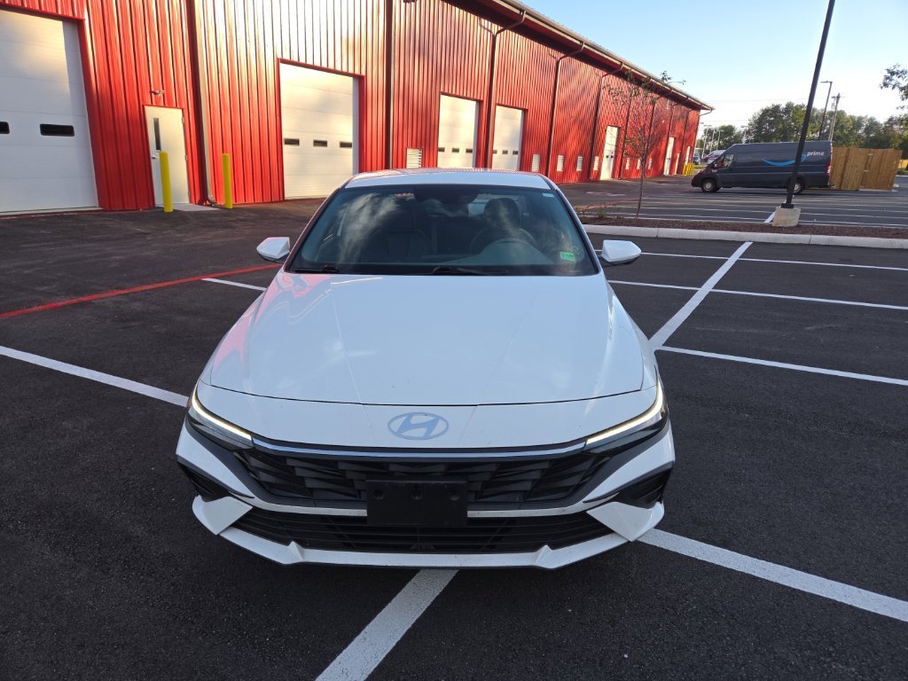 Certified Used 2024 White Hyundai SEL image 3